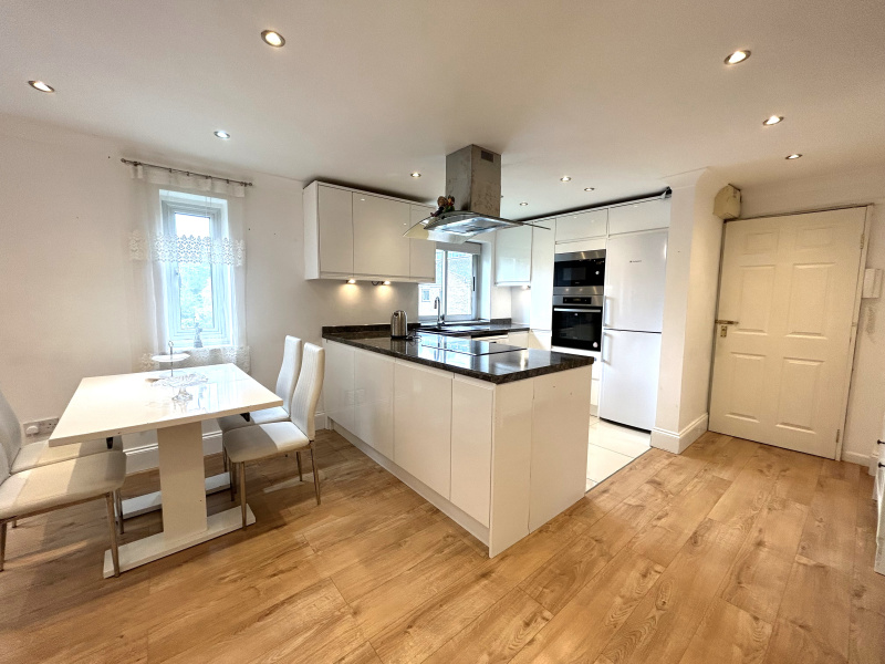 Ridgemont Cl, Oxford, Oxfordshire, 3 Bedrooms Bedrooms, ,1 BathroomBathrooms,Apartment,For Rent,Ridgemont Cl,1,1096