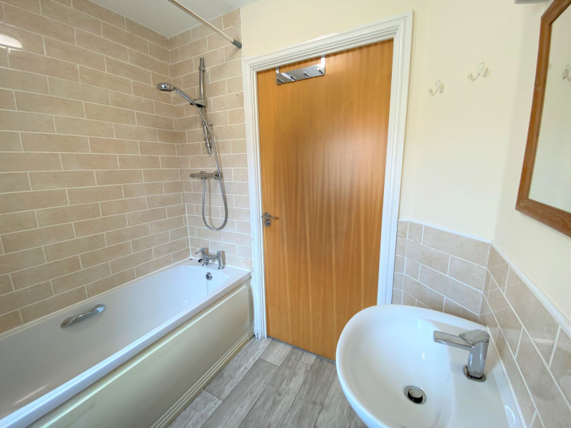 Collier Cr, Witney, Oxfordshire, 2 Rooms Rooms,1 BathroomBathrooms,House,For Rent,Collier Cr,1020
