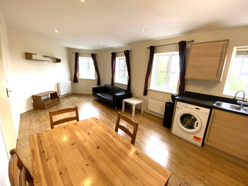 Woodford Way, Witney, Oxfordshire, 2 Bedrooms Bedrooms, ,1 BathroomBathrooms,Apartment,For Rent,Woodford Way,1045