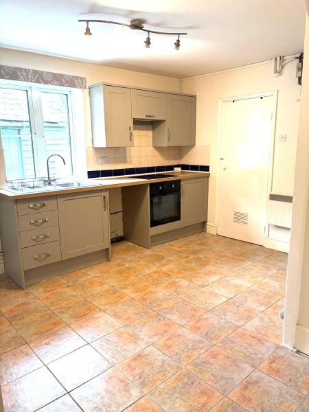 Ermin St, St Mary, Berkshire, 2 Rooms Rooms,1 BathroomBathrooms,House,For Rent,Ermin St,1082