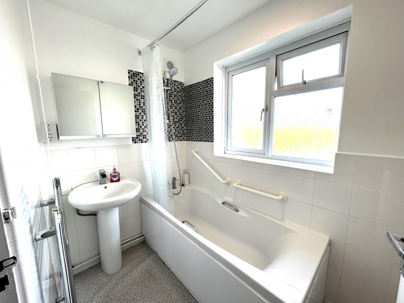 St Leonards Road, Oxford, Oxfordshire, 3 Rooms Rooms,1 BathroomBathrooms,House,For Rent,St Leonards Road,1083