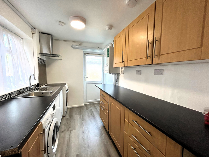 St Leonards Road, Oxford, Oxfordshire, 3 Rooms Rooms,1 BathroomBathrooms,House,For Rent,St Leonards Road,1083